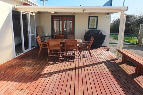 Photo of property in 9 Warren Street, Foxton Beach, Foxton, 4815