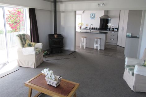 Photo of property in 30 Timaru Road, Waimate, 7924