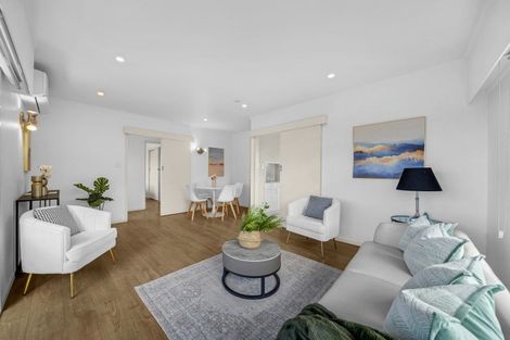 Photo of property in 4/38 Old Lake Road, Narrow Neck, Auckland, 0624