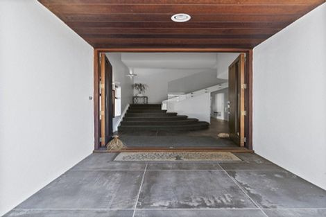 Photo of property in 5a Craig Road, Milford, Auckland, 0620