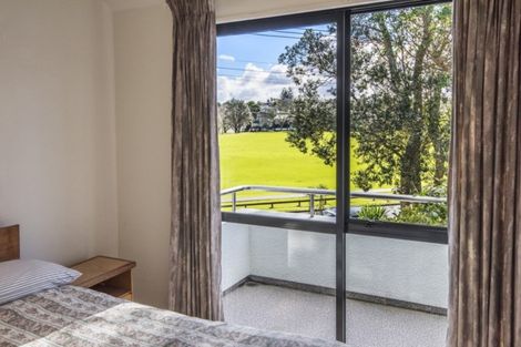 Photo of property in 2/72 Wairoa Road, Narrow Neck, Auckland, 0624