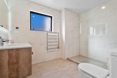 Photo of property in 9c Mowbray Place, Sunnynook, Auckland, 0620