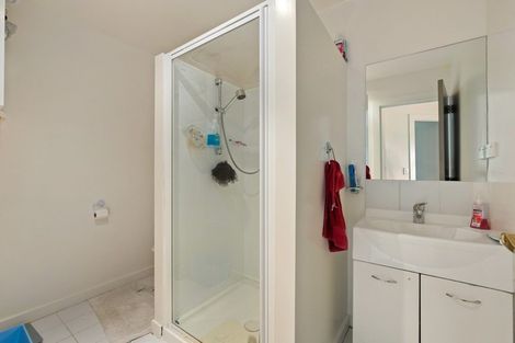 Photo of property in 6 Wynyard Crescent, Fernhill, Queenstown, 9300