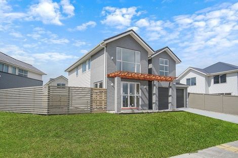 Photo of property in 28 Aeronautic Road, Takanini, 2112