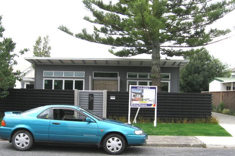 Photo of property in 2/3 Seine Road, Forrest Hill, Auckland, 0620