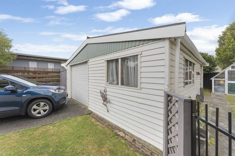 Photo of property in 15 Rennie Avenue, Milson, Palmerston North, 4414