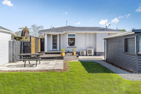 Photo of property in 106 Avondale Road, Avondale, Christchurch, 8061