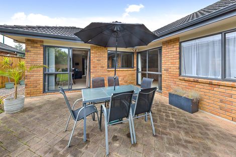 Photo of property in 33 Croftview Road, Wattle Downs, Auckland, 2103