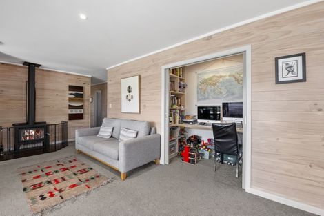 Photo of property in 20 Montgomery Crescent, Kinloch, Taupo, 3377