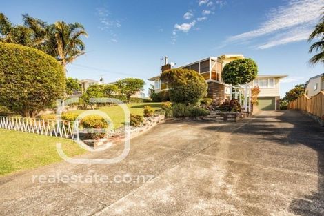 Photo of property in 9 Lynmore Drive, Hillpark, Auckland, 2102