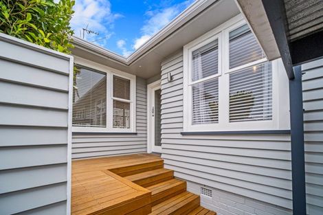 Photo of property in 1/254 Meola Road, Point Chevalier, Auckland, 1022