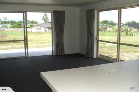 Photo of property in 7 Ngatiti Place, One Tree Point, 0118