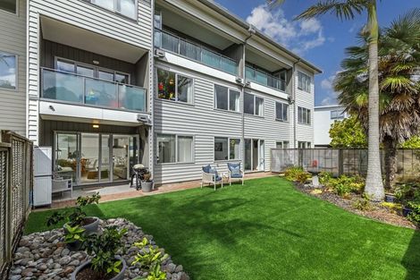 Photo of property in Bay Palms Apartments, 3/30a Bute Road, Browns Bay, Auckland, 0630