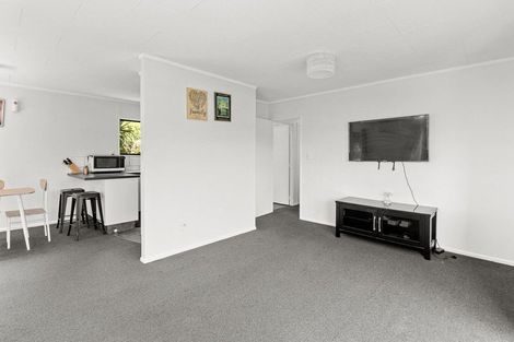 Photo of property in 31 Beaumont Crescent, Frankleigh Park, New Plymouth, 4310
