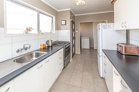 Photo of property in 140 Puriri Street, Castlecliff, Whanganui, 4501