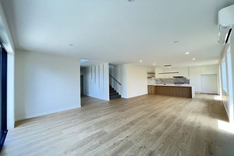 Photo of property in 16 The Anchorage, Sunnyhills, Auckland, 2010