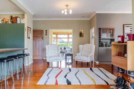 Photo of property in 53 Russell Street, Palmerston North, 4414