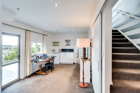 Photo of property in 14 Havelock Road, Hospital Hill, Napier, 4110