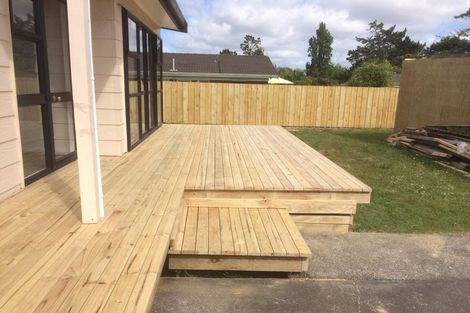 Photo of property in 2/120 Lynwood Road, New Lynn, Auckland, 0600