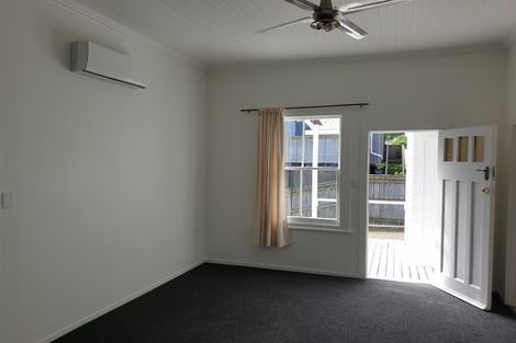 Photo of property in 165 Shakespeare Road, Bluff Hill, Napier, 4110