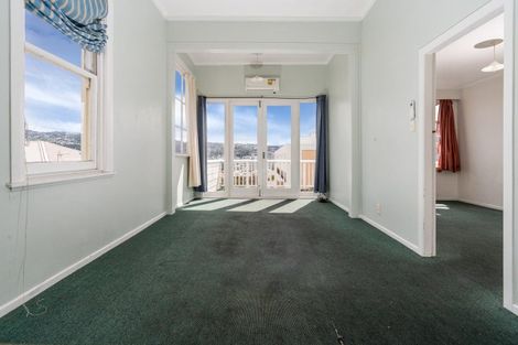 Photo of property in 16 Austin Street, Mount Victoria, Wellington, 6011