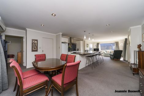 Photo of property in 5 Virtue Place, Hokowhitu, Palmerston North, 4410