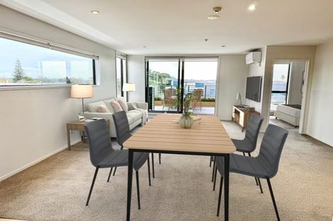 Photo of property in Bella Vista, 2d/84 Gunner Drive, Te Atatu Peninsula, Auckland, 0610