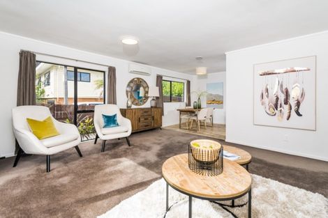 Photo of property in 6/23b View Road, Glenfield, Auckland, 0627