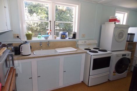 Photo of property in 24 Nuku Street, Tangimoana, 4822