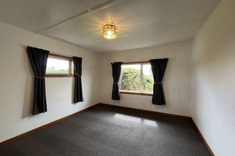 Photo of property in 1 Truby King Street, Merrilands, New Plymouth, 4312