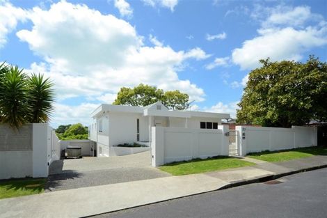 Photo of property in 27 Mcmillan Place, Mellons Bay, Auckland, 2014