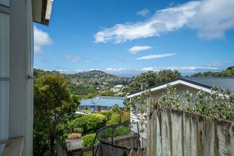 Photo of property in 2/14 Doris Gordon Crescent, Crofton Downs, Wellington, 6035