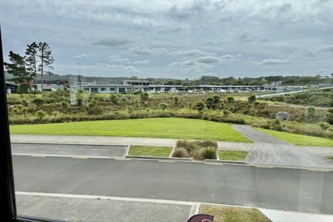 Photo of property in 138 Vintry Drive, Kumeu, 0810
