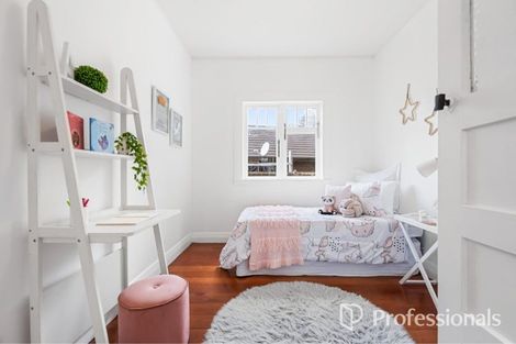 Photo of property in 1-2/6a Pohutukawa Street, Woburn, Lower Hutt, 5010