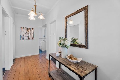 Photo of property in 13 Akarana Avenue, Mount Roskill, Auckland, 1041