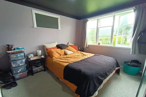 Photo of property in 16 Logie Street, Stokes Valley, Lower Hutt, 5019