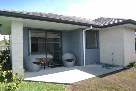 Photo of property in 41 San Priamo Place, Paraparaumu Beach, Paraparaumu, 5032