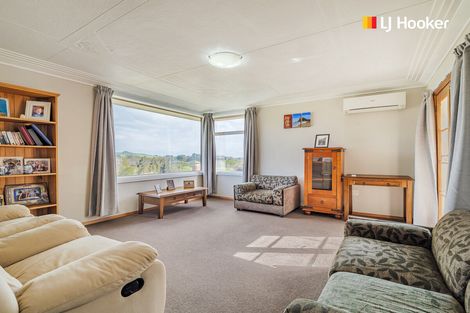 Photo of property in 31 Waldron Crescent, Green Island, Dunedin, 9018