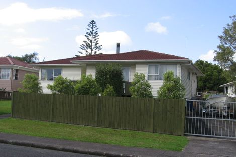 Photo of property in 17 Preston Avenue, Henderson, Auckland, 0610