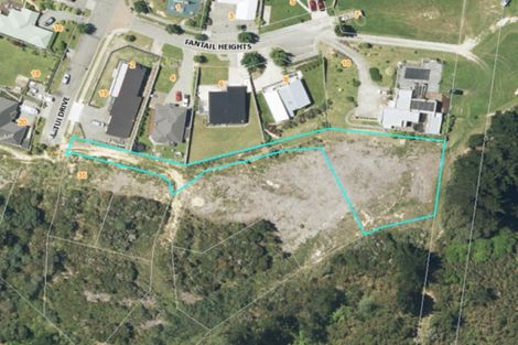 Photo of property in 16 Raukura Rise, Picton, 7220