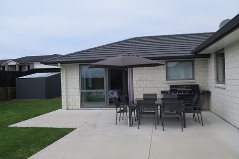 Photo of property in 8 Kayelene Place, Omokoroa, 3114