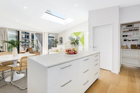 Photo of property in 1/18 Oriental Terrace, Oriental Bay, Wellington, 6011