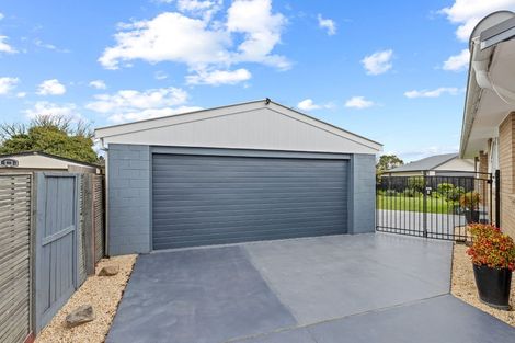 Photo of property in 12 Cowper Place, Avondale, Christchurch, 8061