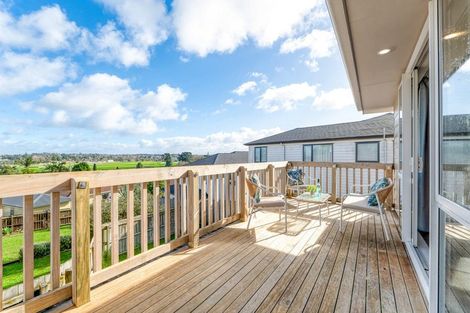 Photo of property in 148a Aviemore Drive, Highland Park, Auckland, 2010