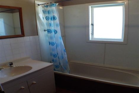 Photo of property in 13 Kervil Avenue, Te Atatu Peninsula, Auckland, 0610