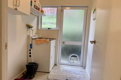 Photo of property in 1/57b Woodlands Crescent, Browns Bay, Auckland, 0630