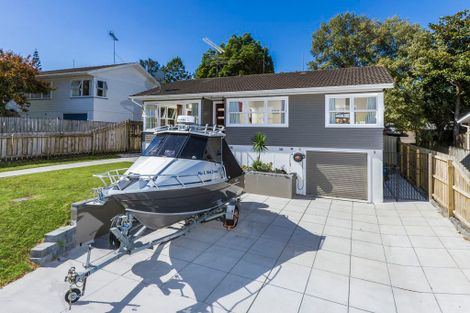 Photo of property in 12 Halberg Street, Glenfield, Auckland, 0629