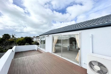 Photo of property in 165 Carlisle Road, Northcross, Auckland, 0632