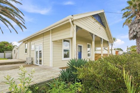 Photo of property in 18 Bryce Street, Castlecliff, Whanganui, 4501