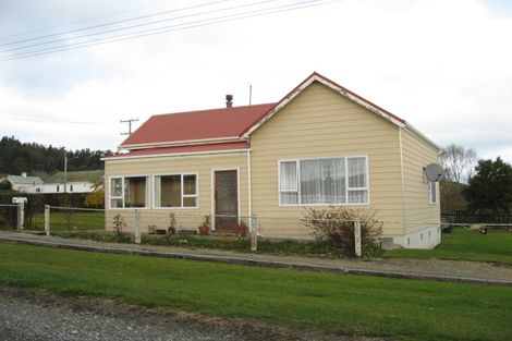 Photo of property in 14 Bridport Street, Kaitangata, 9210